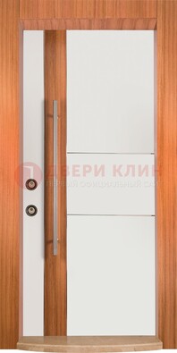 Белая входная дверь c МДФ панелью ЧД-09 в частный дом в Луге