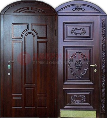 Стильная железная арочная дверь с декоративным элементом ДА-24 в Луге