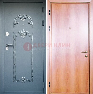 Железная дверь с ковкой ламинат внутри ДК-11 в квартиру в Луге