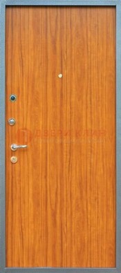 Коричневая металлическая дверь с ламинатом ДЛ-12 в Луге