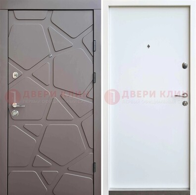 Черная входная дверь с филенчатой МДФ ДМ-216 в Луге