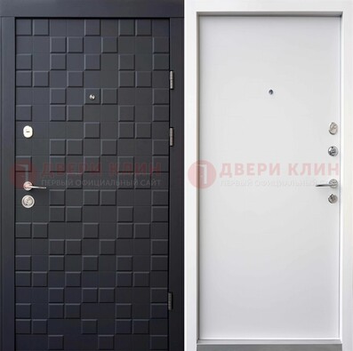 Черная входная дверь с МДФ панелями ДМ-222 в Луге