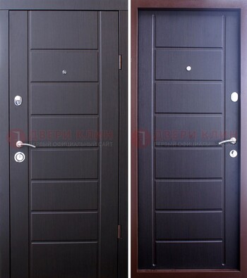 Черная филенчатая входная дверь со светлой МДФ ДМ-226 в Луге