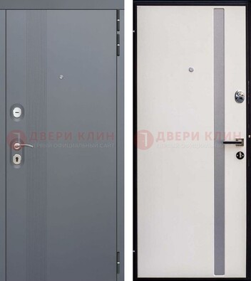 Входная белая дверь c филенчатой МДФ Шоколад ДМ-271 в Луге