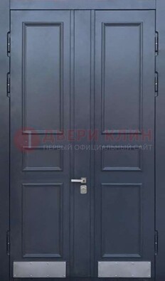 Черная двухстворчатая дверь для улицы с МДФ ДМ-535 в Луге