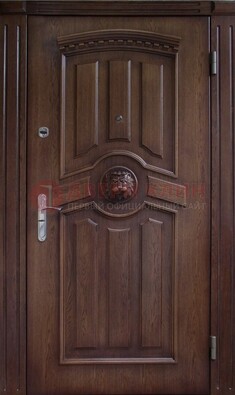 Темная железная дверь с массивом дуба с украшением ДМД-40 в Луге
