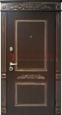 Входная дверь с массивом дуба в темном цвете ДМД-65 в Луге