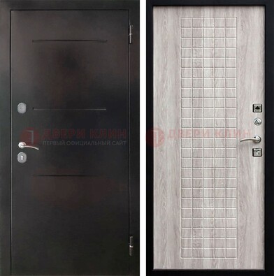 Черная железная дверь с порошковым покрытием и филенчатой МДФ ДП-221 в Луге