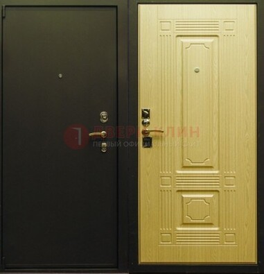 Коричневая металлическая дверь с порошковым покрытием ДП-51 в Луге