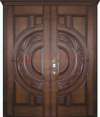 Утепленная коричневая стальная парадная дверь ДПР-51 в Луге