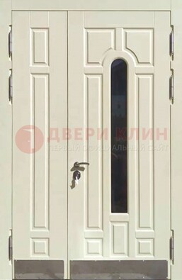 Белая двухстворчатая металлическая дверь со стеклом ДС-71 в Луге