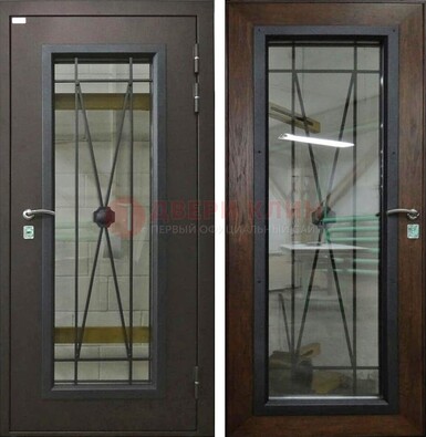 Коричневая железная дверь со стеклом для частного дома ДС-8 в Луге