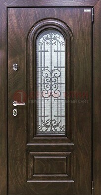 Темная филенчатая железная дверь со стеклом и ковкой ДСК-102 в Луге