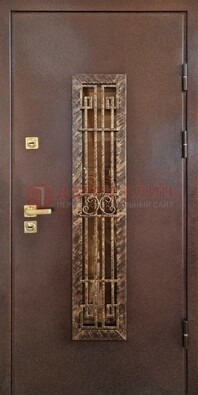 Металлическая дверь с порошковым напылением со стеклом и ковкой ДСК-110 в Луге