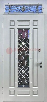 Белая железная дверь со стеклом и ковкой с верхней фрамугой ДСК-112 в Луге