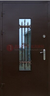 Надежная металлическая дверь со стеклом и ковкой ДСК-47 в Луге