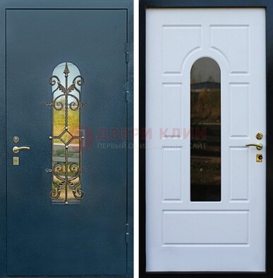 Входная дверь Дверь со стеклом и ковкой ДСК-71 для кирпичного дома в Луге