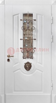Белая металлическая дверь с виноритом и стеклом с ковкой ДВТ-165 в Луге