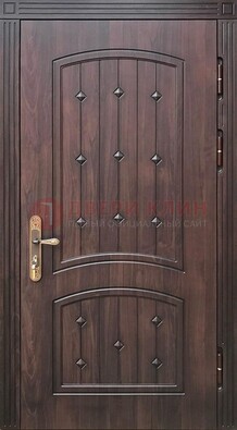 Коричневая уличная дверь с виноритом для дома ДВТ-235 в Луге